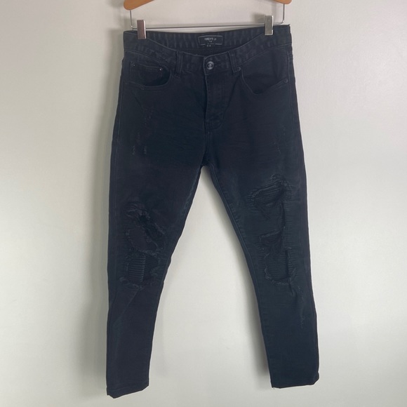 ✨3/$25✨ Forever 21 Men’s Black Distressed Jeans - 29 - Picture 1 of 7